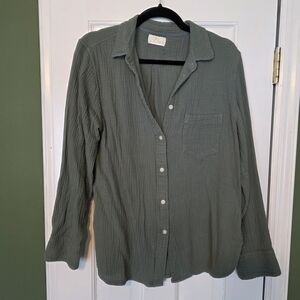 Men's Green Button-Up Shirt